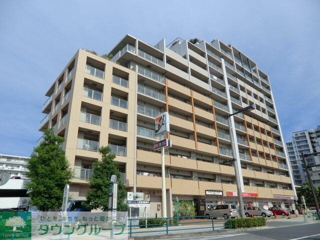 ロイヤルパークス新田の物件外観写真