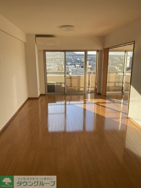 SPRING COURTの物件内観写真