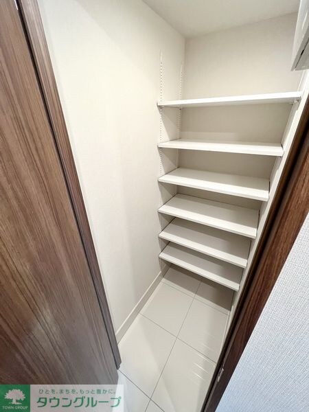 コンフォリア・リヴ根岸二丁目の物件内観写真