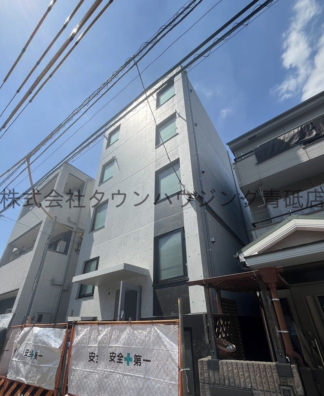 スカイパーク綾瀬の物件外観写真