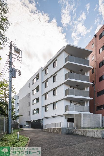 コスモリード新宿余丁町の物件外観写真