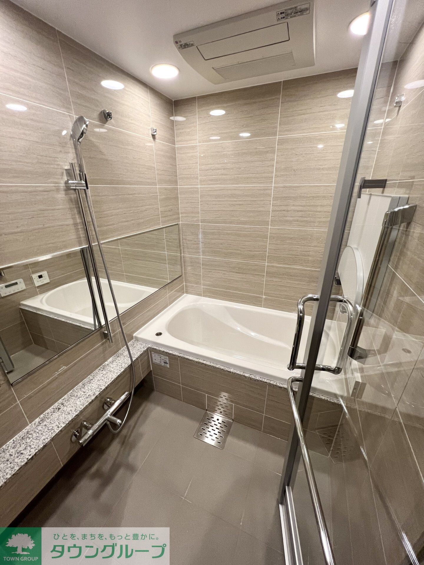 オーパスレジデンス南青山の物件内観写真