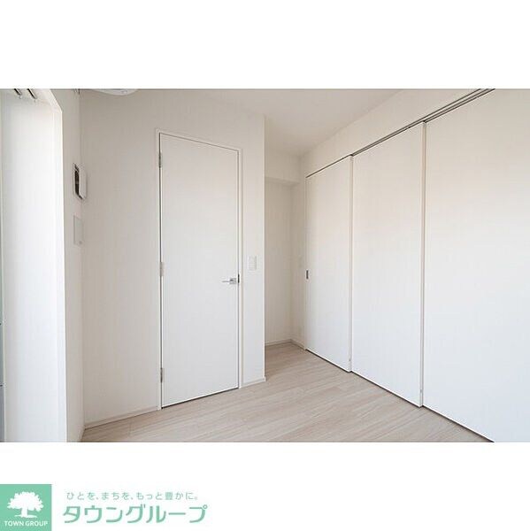 コンフォリア東新宿の物件内観写真