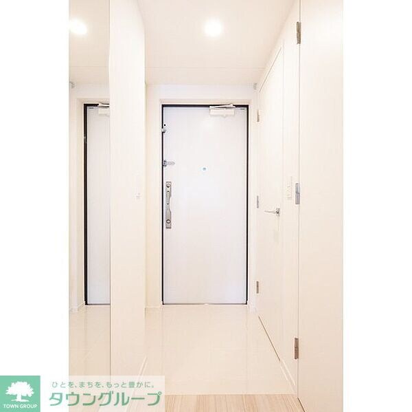 コンフォリア東新宿の物件内観写真