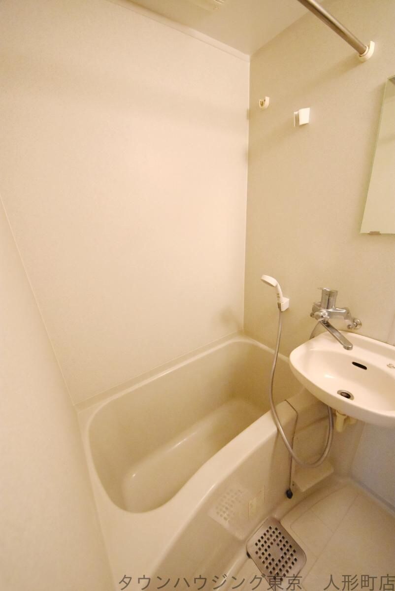 カスタリア新富町IIIの物件内観写真