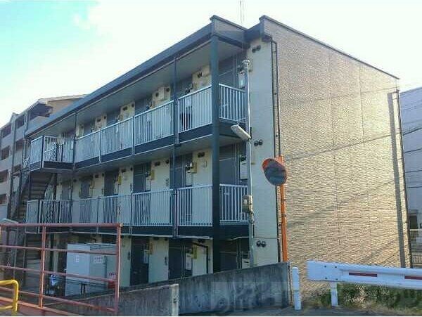 レオパレス吉川の物件外観写真