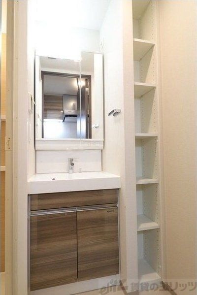 コンフォリア・リヴ新大阪Qの物件内観写真