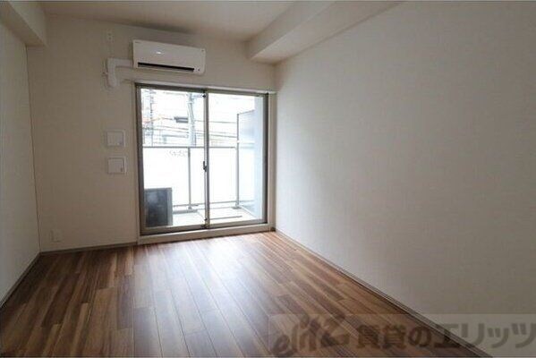 コンフォリア・リヴ新大阪Qの物件内観写真