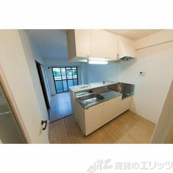 サン春日第2マンションの物件内観写真