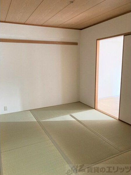 アーバンパーク緑地公園の物件内観写真