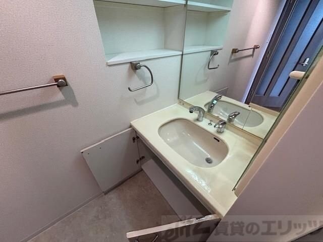 セレブ高槻北園町の物件内観写真