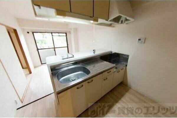 サン春日第2マンションの物件内観写真