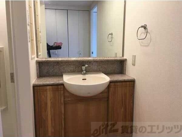 サンロワール江坂の物件内観写真