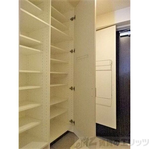 ミリカ・ヒルズ 2街区の物件内観写真