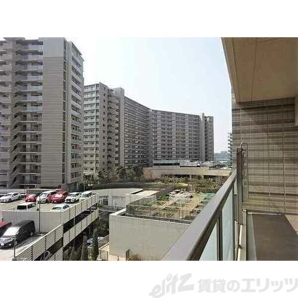 ミリカ・ヒルズ 2街区の物件内観写真