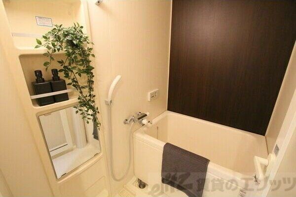 アスール江坂の物件内観写真