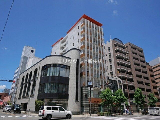 スペチアーレの物件外観写真