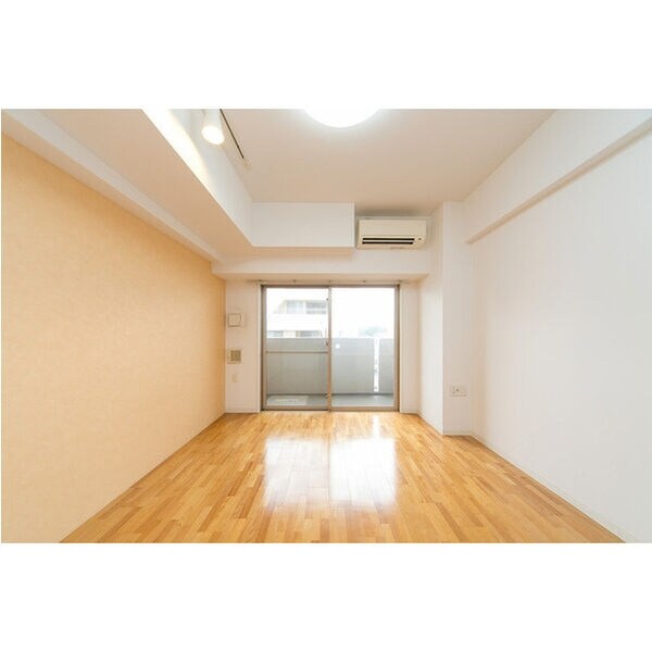 SERENiTE江坂四番館の物件内観写真