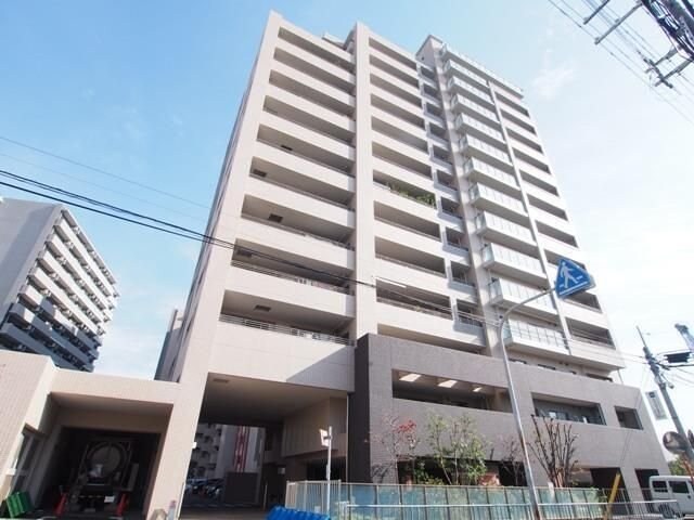 プラウド江坂の物件外観写真