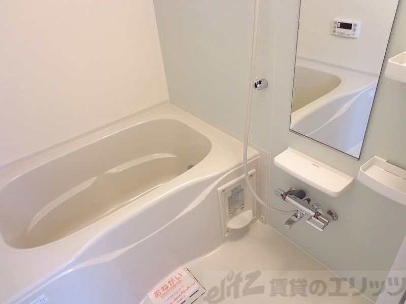 レヴール松ヶ丘の物件内観写真