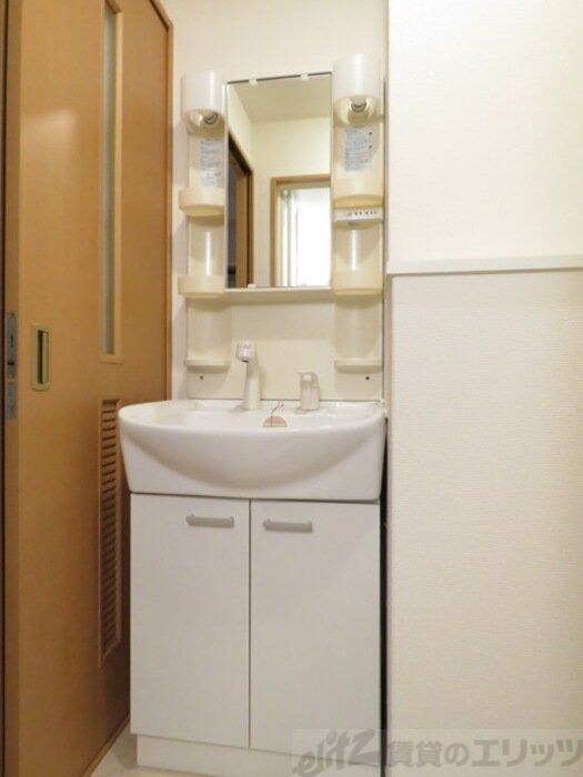 ラトゥール江坂の物件内観写真