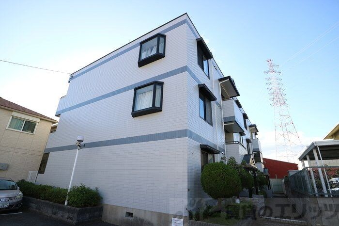 髙井マンションの物件外観写真