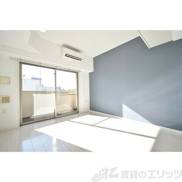 SERENiTE江坂四番館の物件内観写真