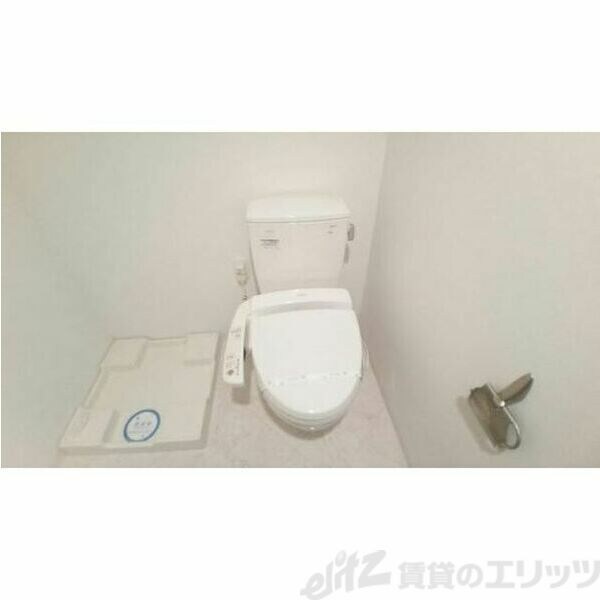 SERENiTE江坂四番館の物件内観写真