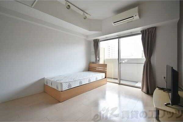 SERENiTE江坂四番館の物件内観写真