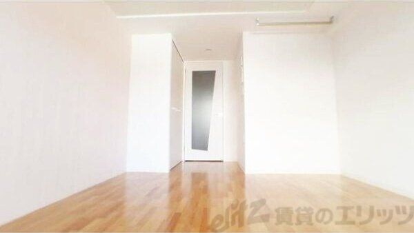 SERENiTE江坂四番館の物件内観写真
