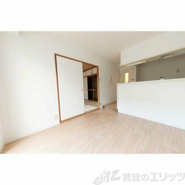 サン春日第2マンションの物件内観写真