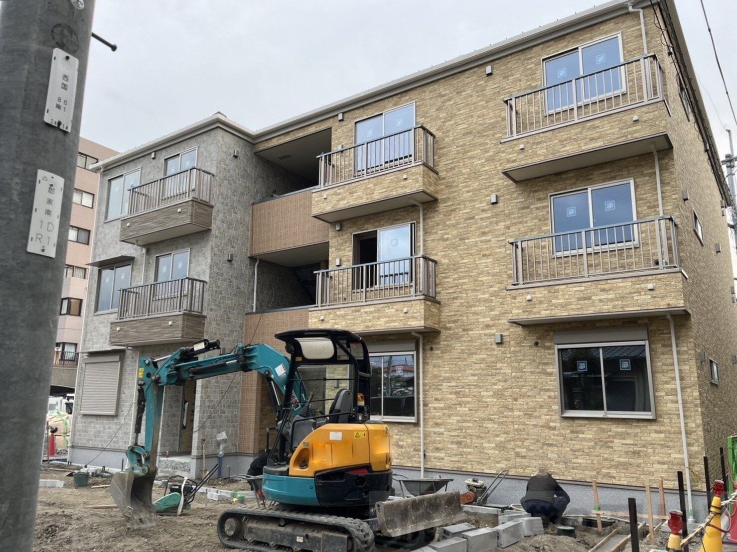 クローバー フレアの物件外観写真