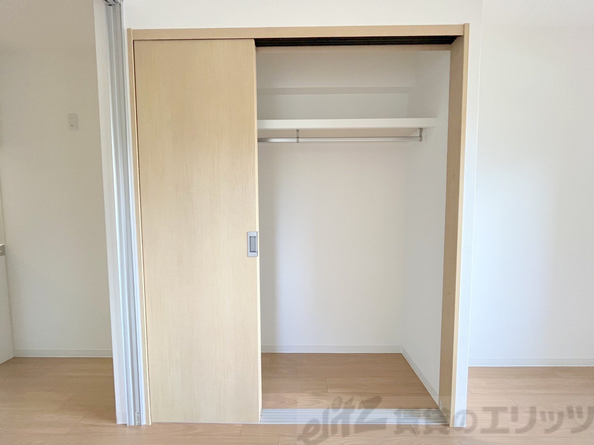 アールエスフラッツの物件内観写真