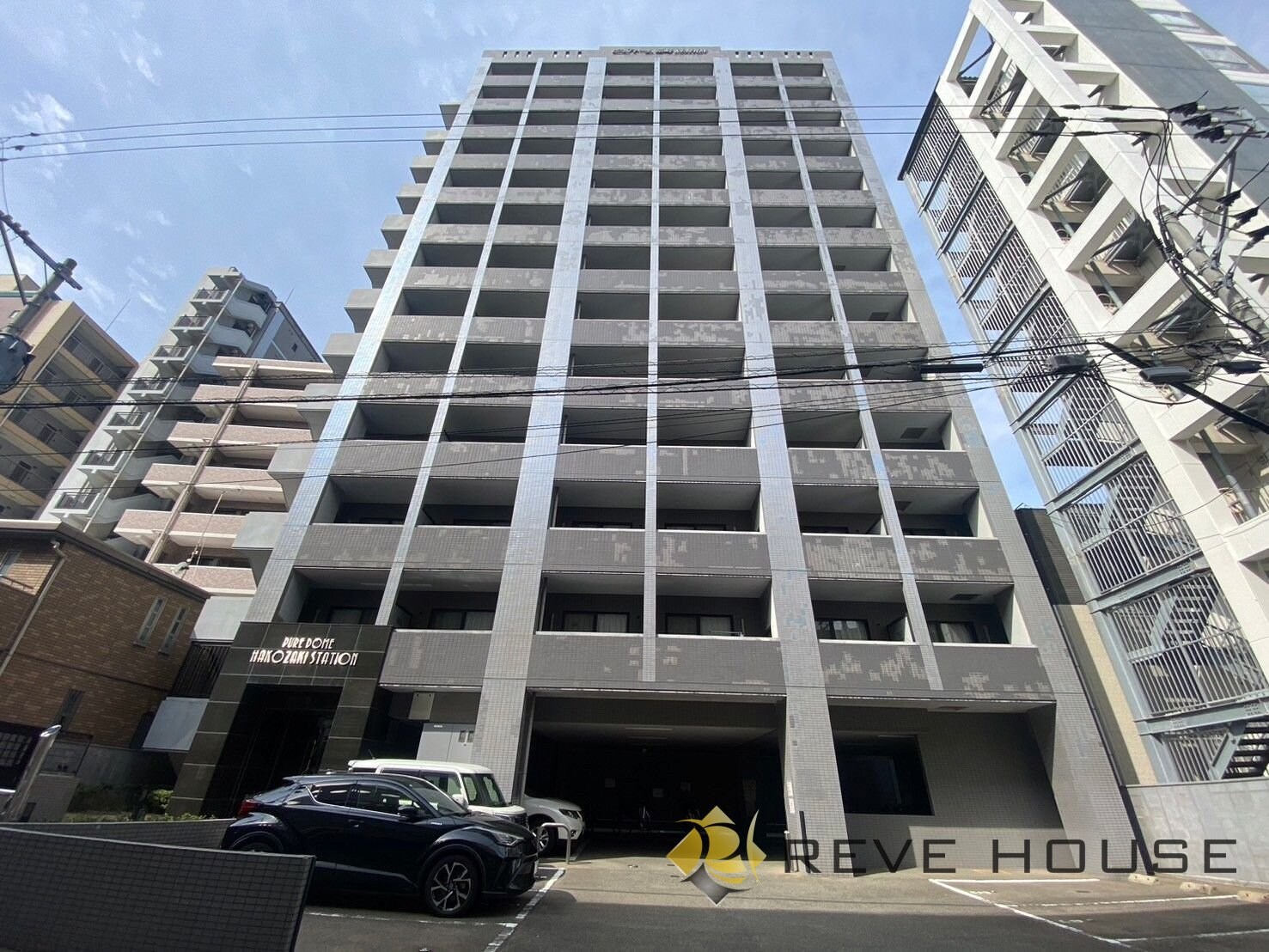 ピュアドーム箱崎ステーションの物件外観写真