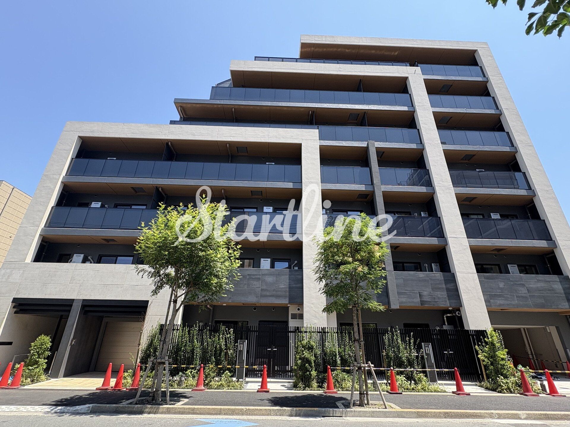 プレディアコート西葛西の物件外観写真