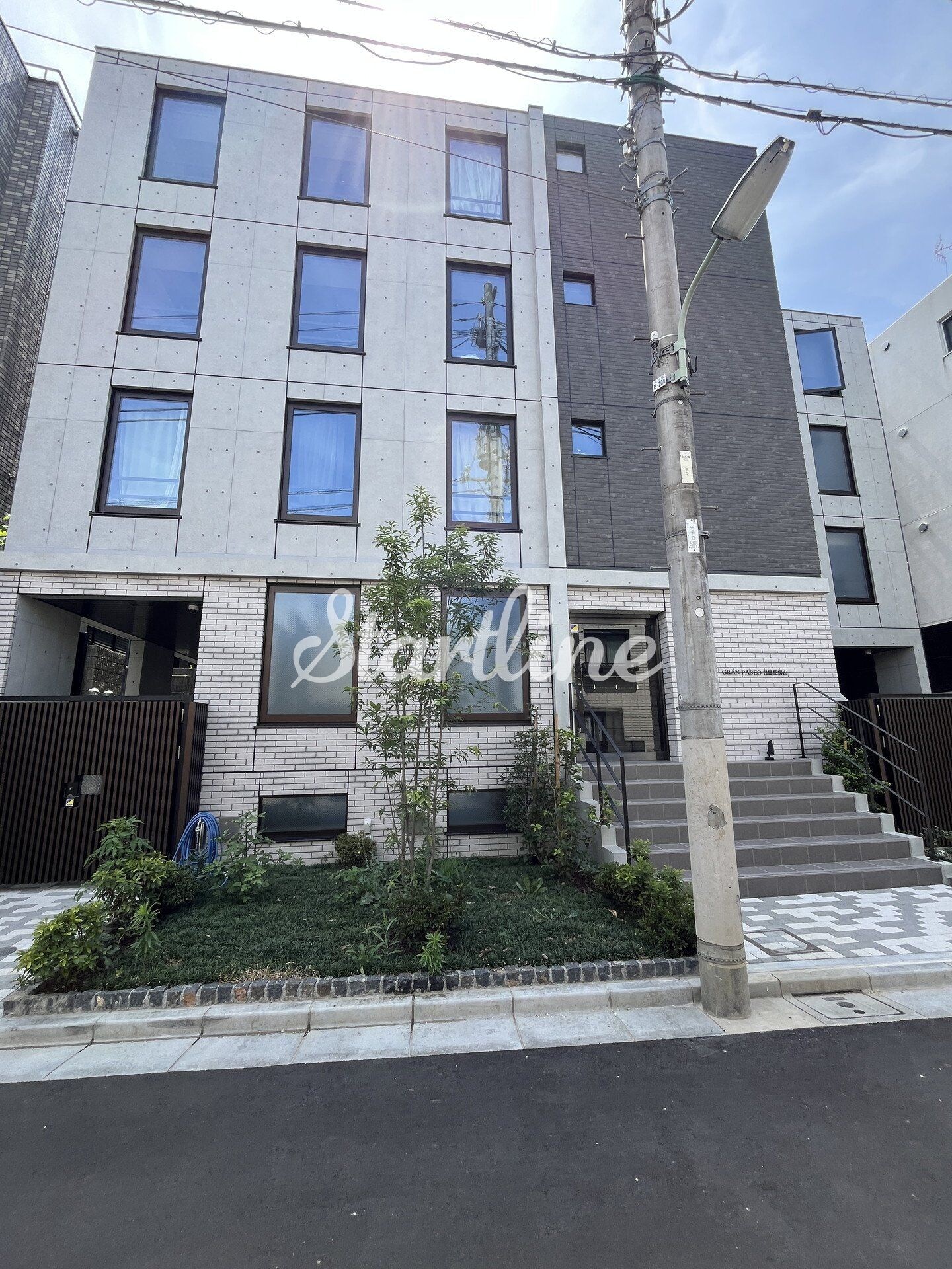 グランパセオ目黒花房山の物件外観写真