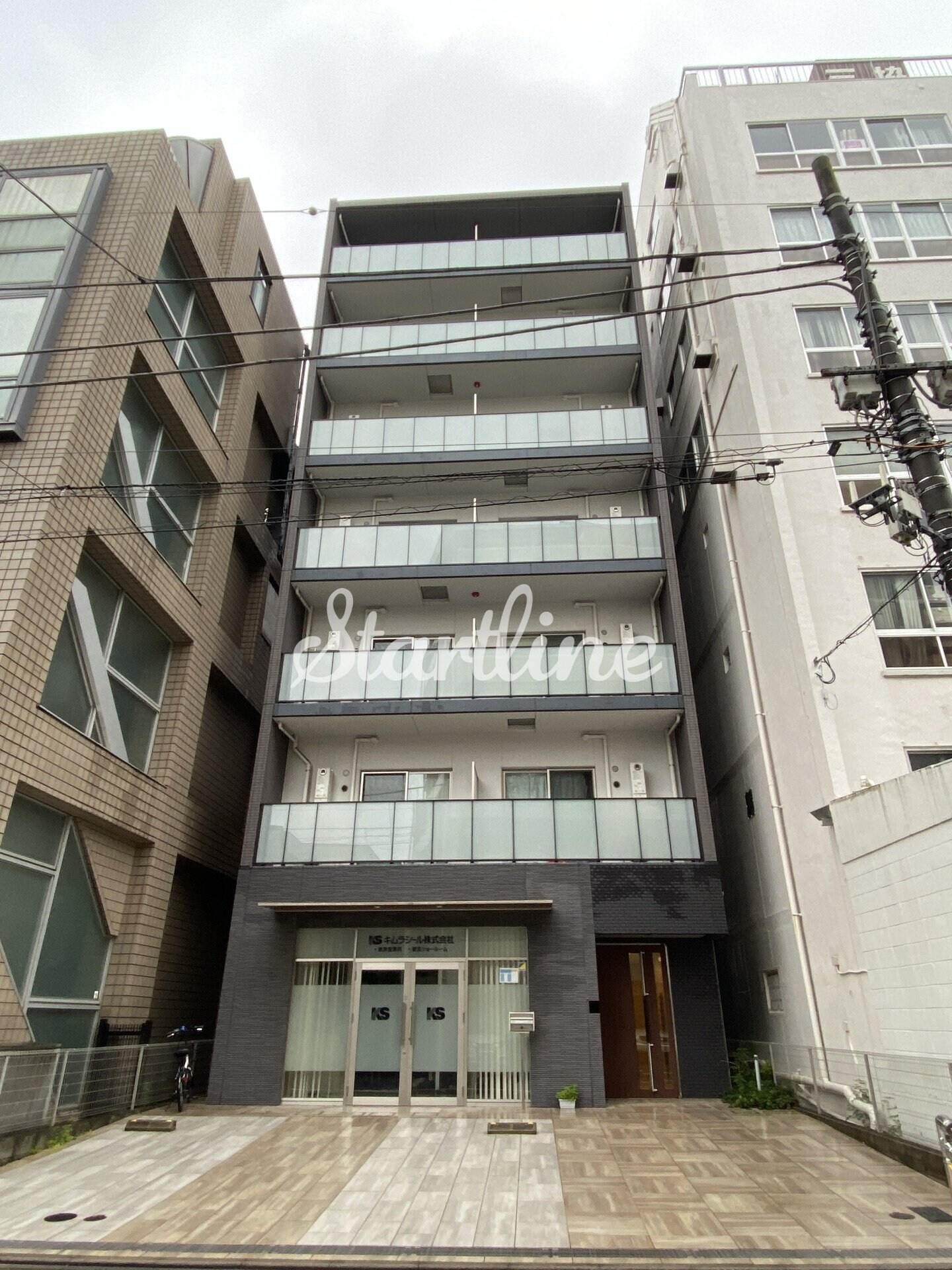 コスモグランス東日暮里の物件外観写真