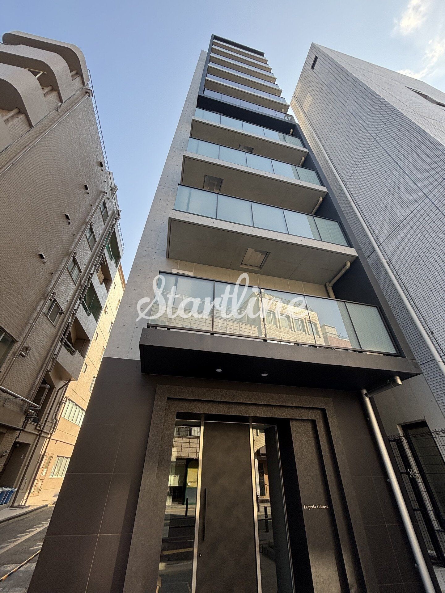 ラペルラ四谷(La Perla Yotsuya)の物件外観写真