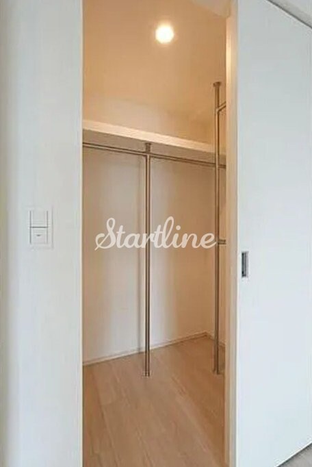 コンフォリア東新宿の物件内観写真