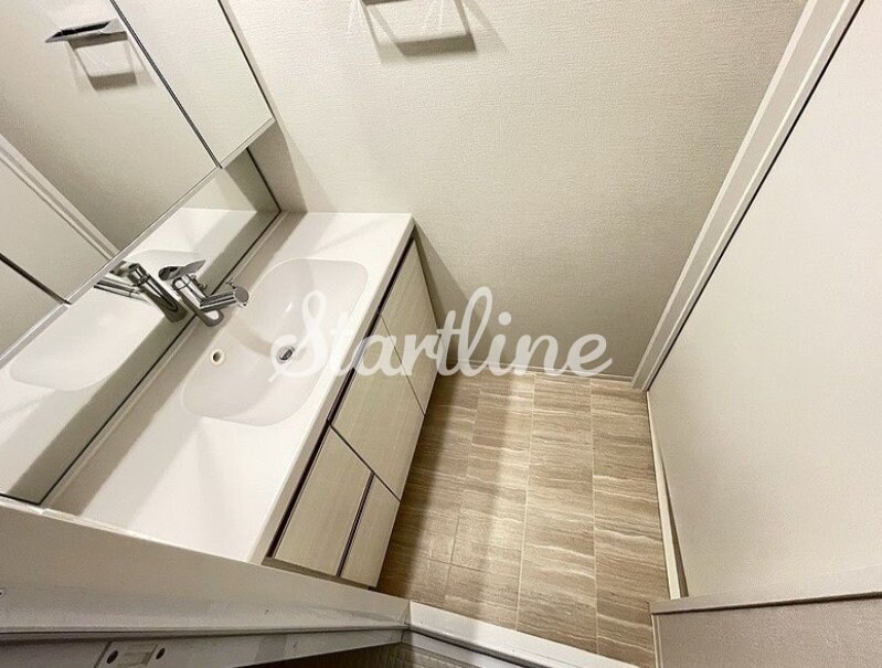 コンフォリア東新宿の物件内観写真