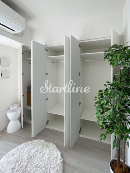 コンフォリア東新宿の物件内観写真