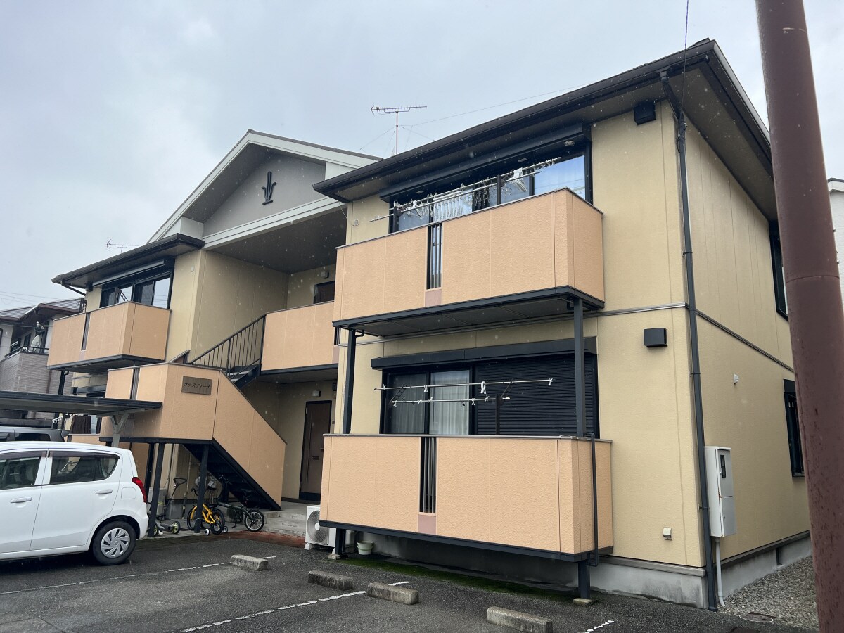 クラスティーナの物件外観写真