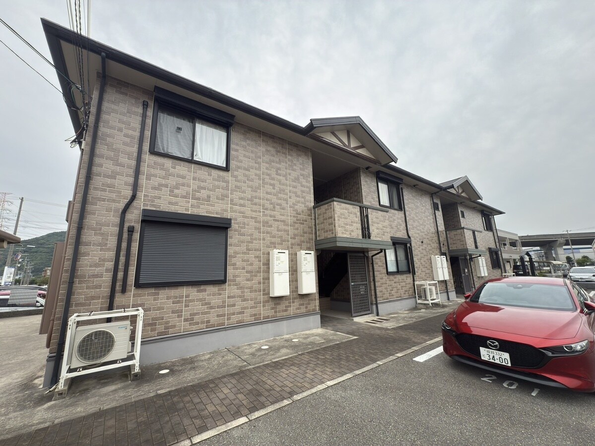 アーヴェニール憩の物件外観写真