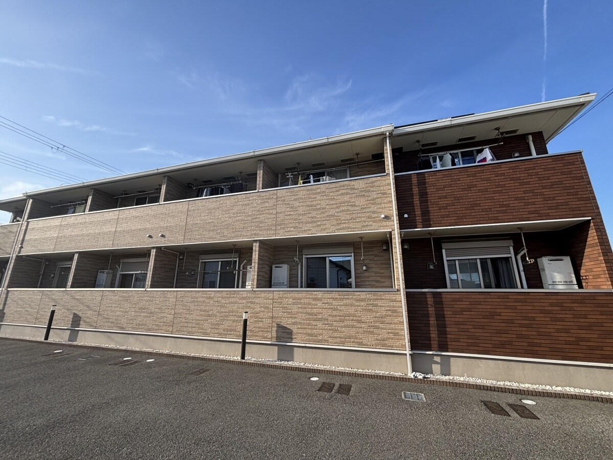 エル メームの物件外観写真