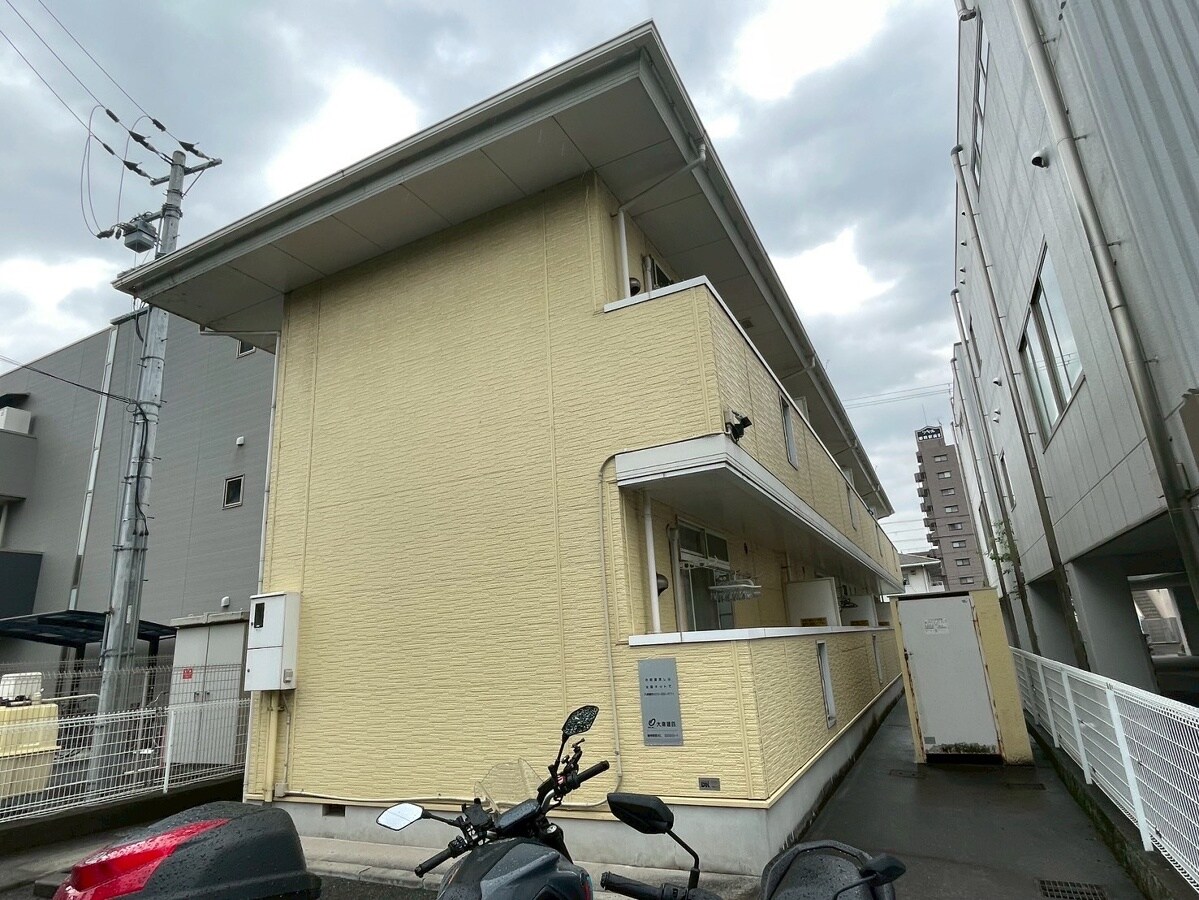 フラッツネオシティーの物件外観写真