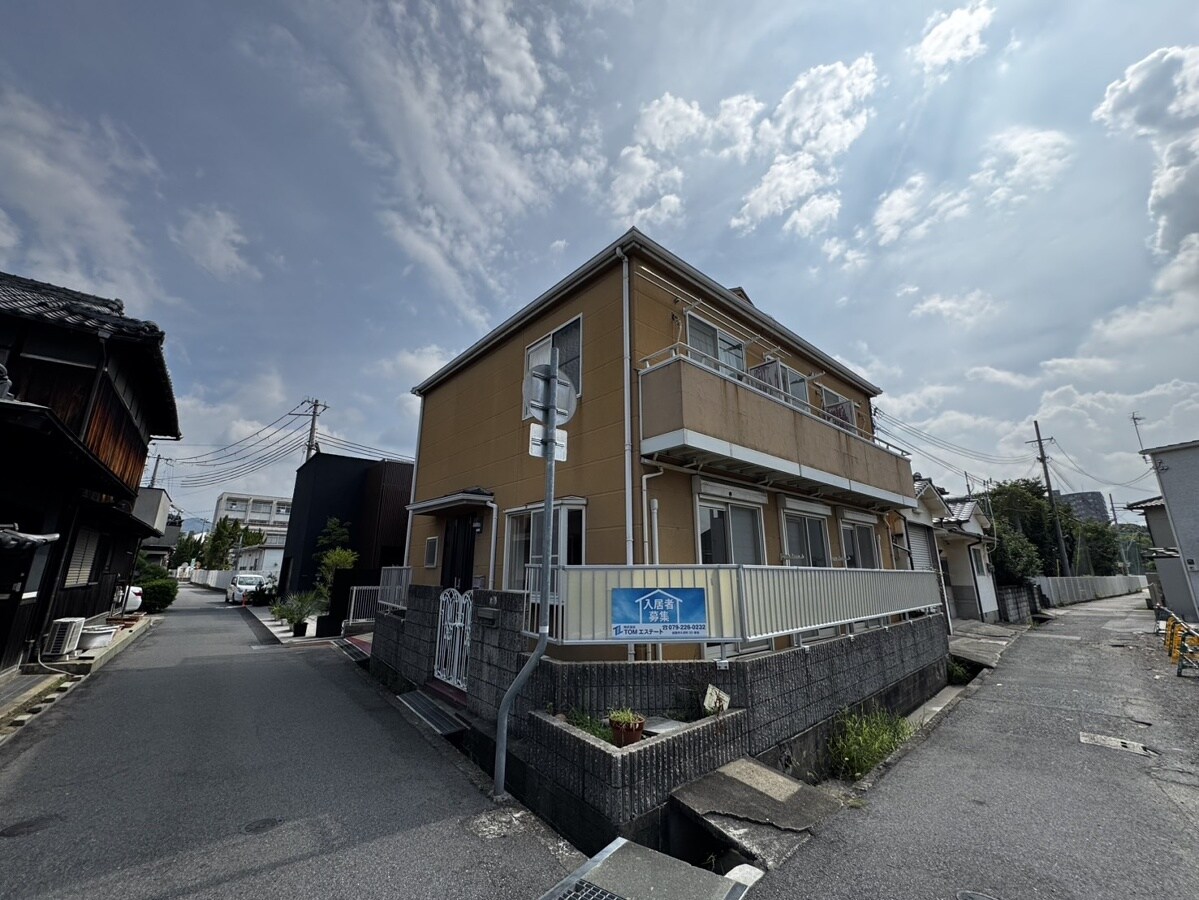 エフメゾン新在家の物件外観写真