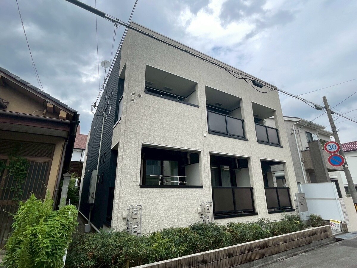 アラモードFⅡの物件外観写真