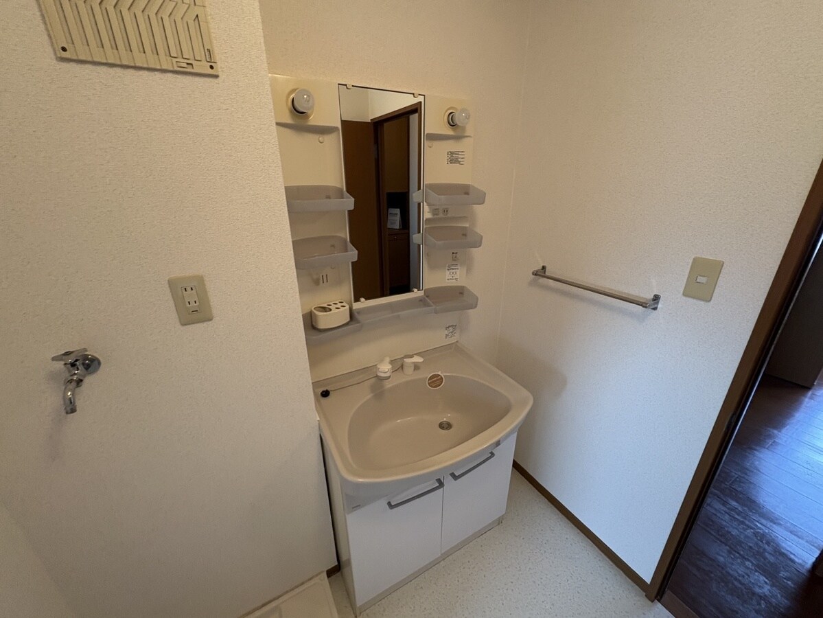 ハッピーロード佐土の物件内観写真