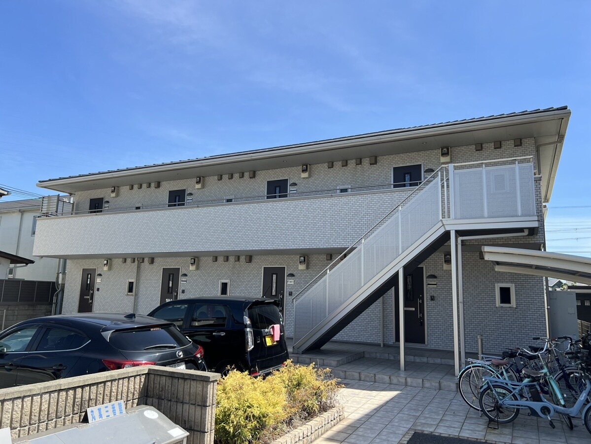 丸萬三番館の物件外観写真