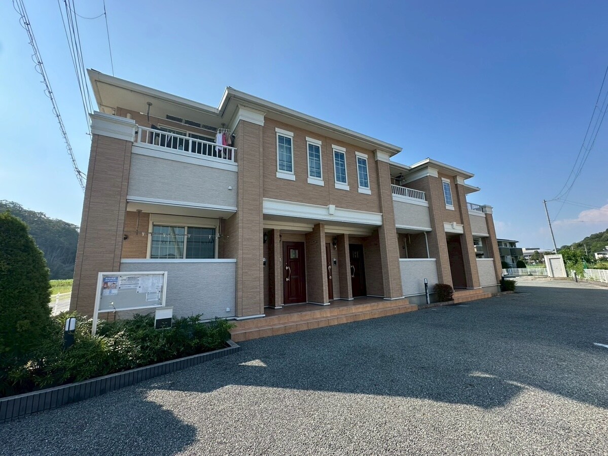 アン・グランジェの物件外観写真